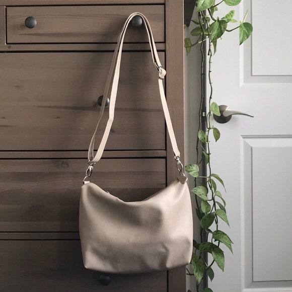 Steve Madden Handbags - Off-White Faux Leather Crossbody Purse
